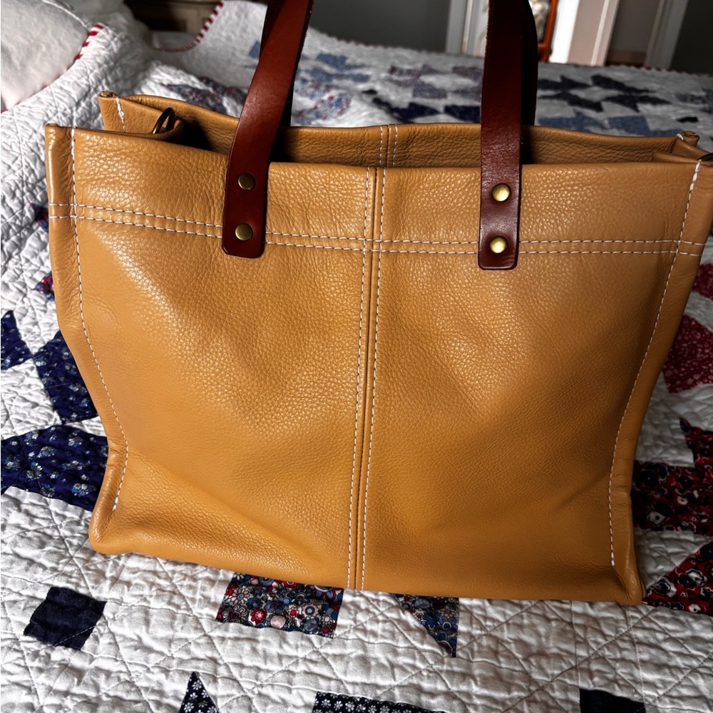 Parker Thatch Medium Mimi in leather (Butterscotch color) - Picture 3 of 17